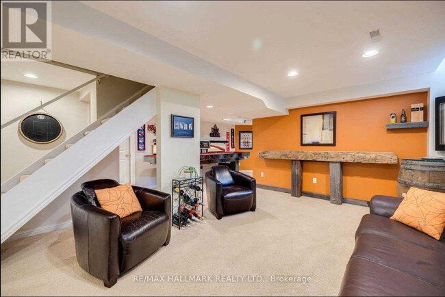 192 Tamarac Trail in Aurora, ON - Building Photo - Building Photo