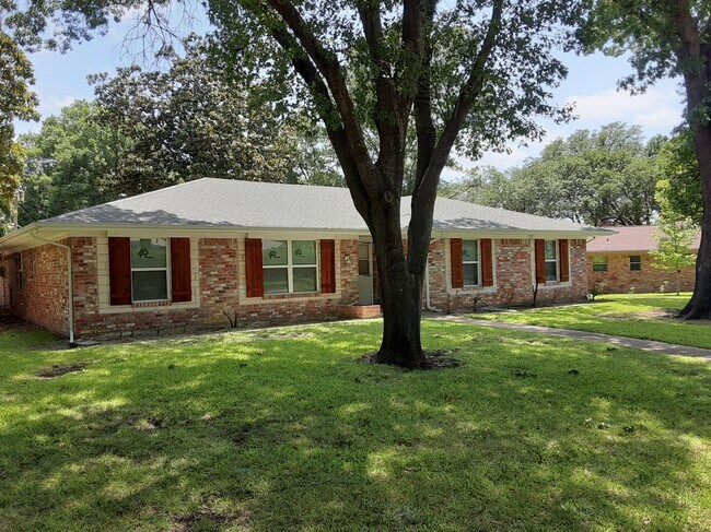 property at 1608 Amherst Dr