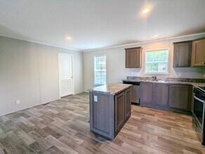 647 Oregon St in Belleville, MI - Building Photo - Building Photo