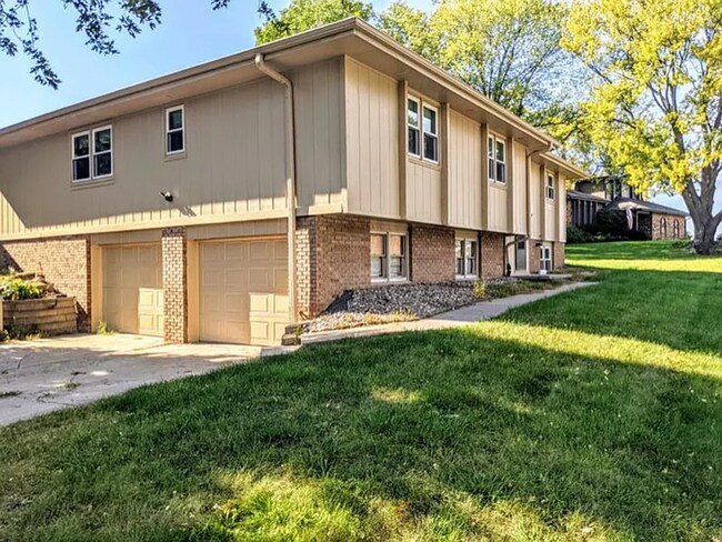 property at 332 N 154th St
