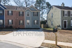 3328 Vintage Pointe Ct in Lawrenceville, GA - Building Photo