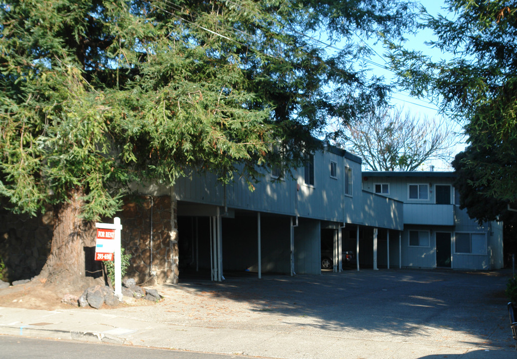 1024 King St in Santa Rosa, CA - Building Photo