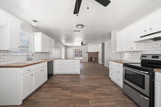 6201 5th St in Lubbock, TX - Building Photo - Building Photo