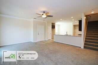 810 Mission De Oro Dr in Redding, CA - Building Photo - Building Photo