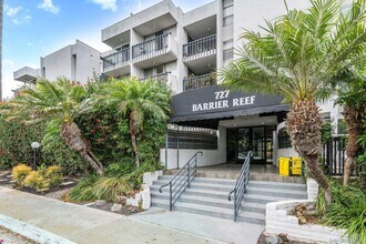 727 Sapphire St in San Diego, CA - Building Photo - Building Photo