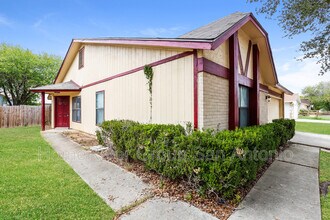 11711 Spring Rain Dr in San Antonio, TX - Building Photo - Building Photo
