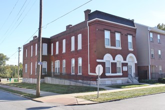 College Hill Apartments in St. Louis, MO - Building Photo - Building Photo