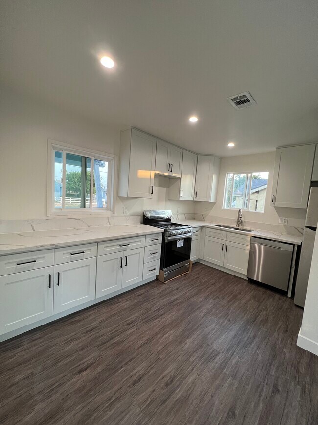 14775 San Fernando Mission Blvd Rentals in Mission Hills, CA