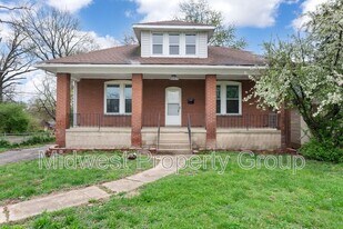 2410 North and South Rd in St. Louis, MO - Building Photo