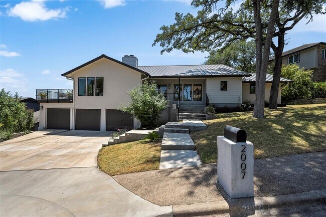 property at 2007 Wychwood Dr