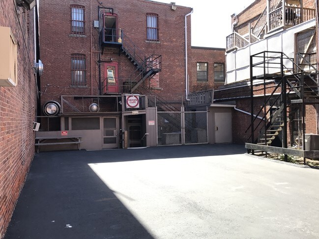 53-57 Bank St in New London, CT - Building Photo - Building Photo