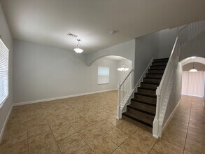 1913 Thetford Cir in Orlando, FL - Building Photo - Building Photo