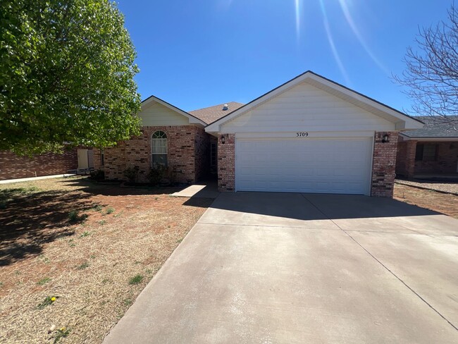 3709 Benjamin Davis Dr