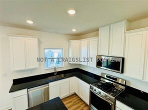 175 Lockheed Dr in Carnot-Moon, PA - Building Photo - Building Photo
