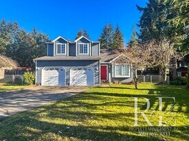 19750 Mosjon Cir NE in Poulsbo, WA - Building Photo