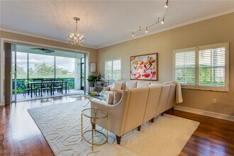 8177 Saratoga Dr in Naples, FL - Building Photo - Building Photo