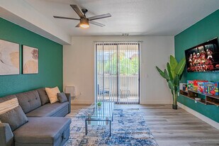 6610 N 93rd Ave in Glendale, AZ - Building Photo