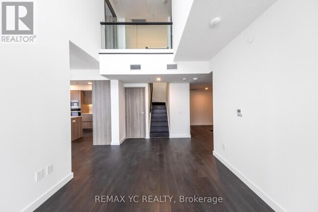 1 Concord Cityplace Wy in Toronto, ON - Building Photo - Building Photo