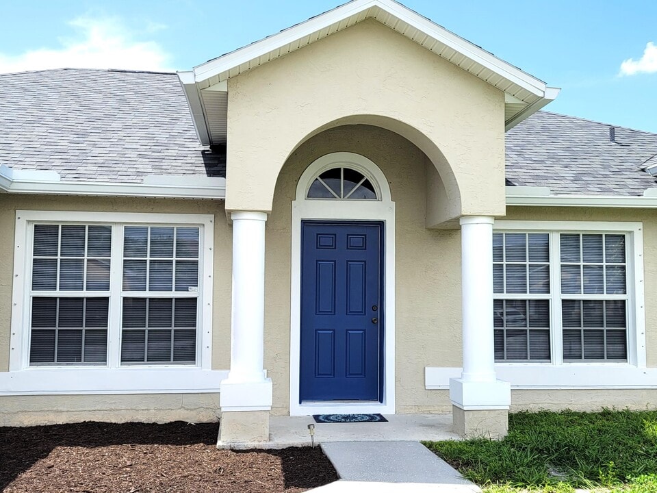 3438 SW San Benito St in Port St. Lucie, FL - Building Photo