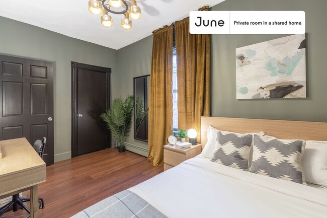 Private bedroom in 4 bed/1 bath Home in Boston, MA - Building Photo - Building Photo