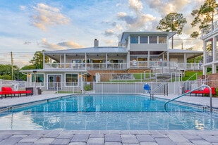 Swan Luxury Studio Apartments in Tallahassee, FL - Building Photo