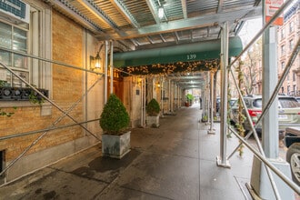 139 W 82nd St in New York, NY - Building Photo - Building Photo