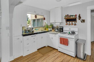 4546 Brighton Ave in San Diego, CA - Building Photo - Building Photo