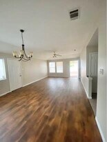 8725 Talyne Chaise Cir in Austin, TX - Building Photo