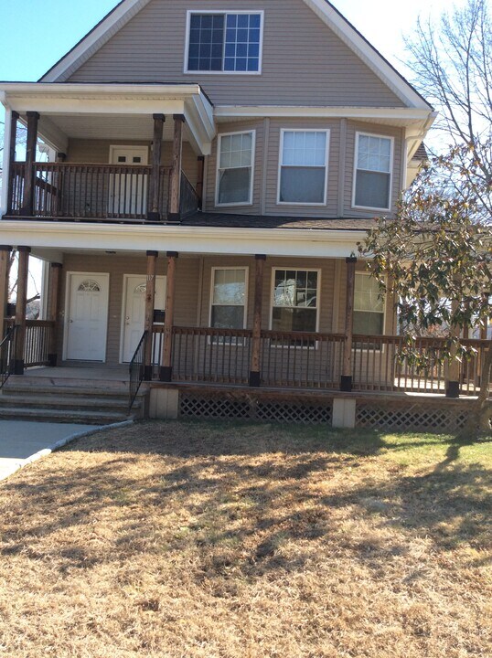 117 Atwater Ave, Unit 3rd FL in Derby, CT - Foto de edificio