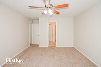 1825 Old Creek Dr photo'
