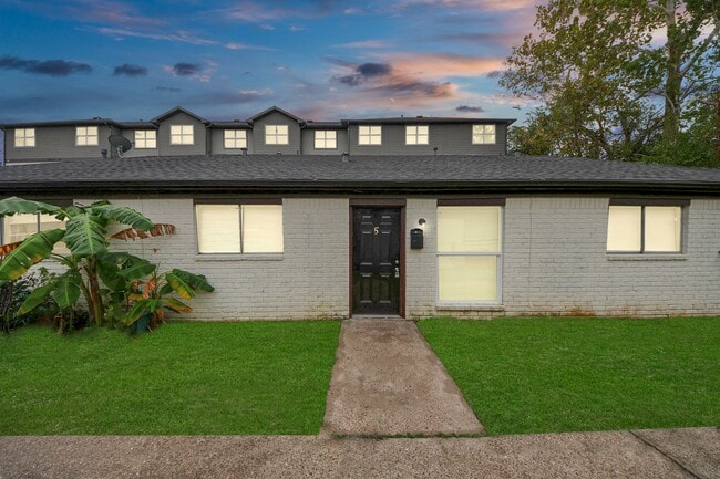 property at 1736 Crestdale Dr