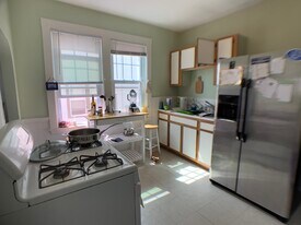 106 W Adams St, Unit 1 in Somerville, MA - Building Photo