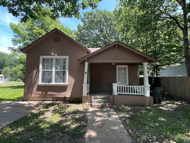 property at 8 S Constitution St