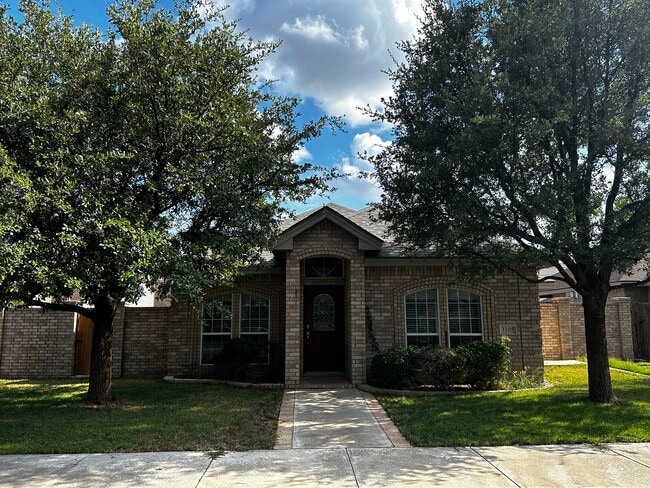 property at 3105 Southridge Ct