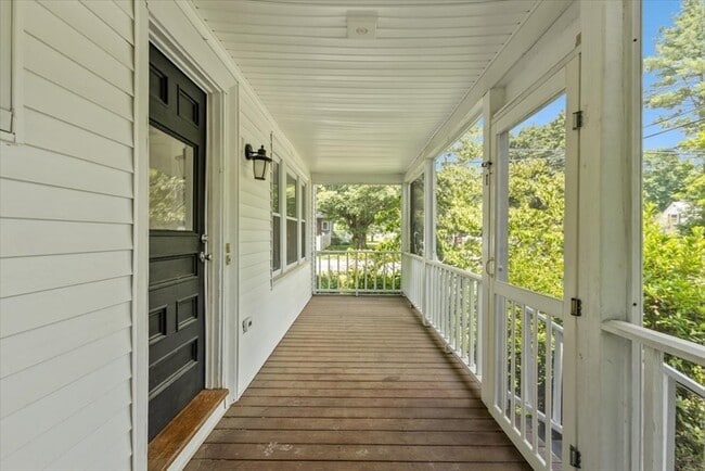 254 N Elm St in West Bridgewater, MA - Building Photo - Building Photo