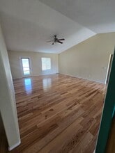 623 SE Conifer Ct in Madras, OR - Building Photo - Building Photo