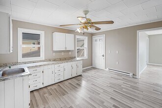 32 Maple St in Spencer, MA - Building Photo - Building Photo