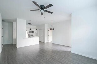 520 FM306 in New Braunfels, TX - Building Photo