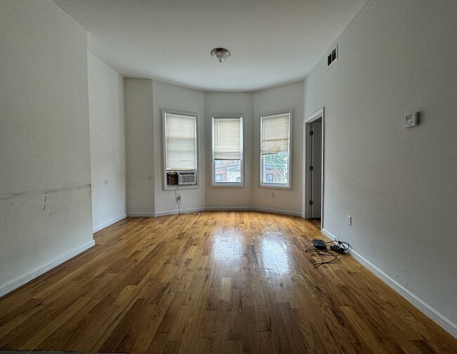 21 Greenville Ave, Unit 2 in Jersey City, NJ - Building Photo - Building Photo