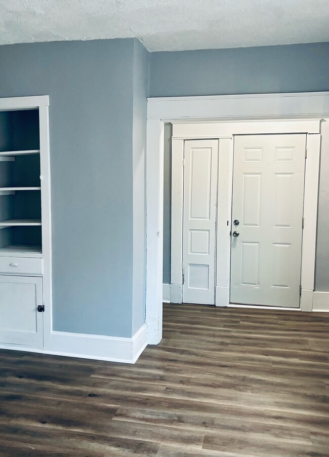 property at 115 N Franklin St