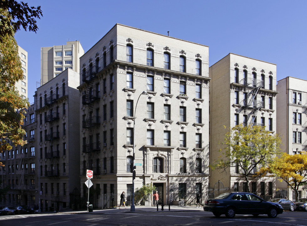 550 Riverside Dr in New York, NY - Building Photo