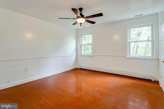 301 Loureiro Ln in Oxon Hill, MD - Building Photo - Building Photo