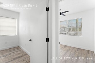 420 NW S River Dr in Miami, FL - Building Photo - Building Photo