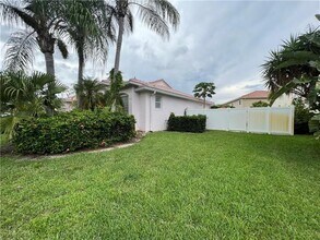 9588 Lake Serena Dr in Boca Raton, FL - Building Photo - Building Photo