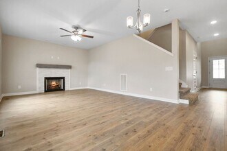 1124 Stillwood Dr in Clarksville, TN - Building Photo - Building Photo