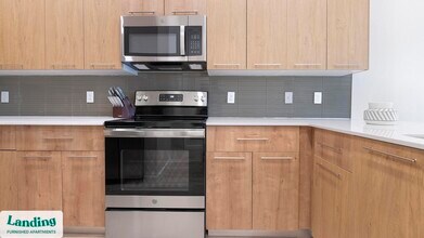 5256 International Dr, Unit 112 in Orlando, FL - Building Photo - Building Photo