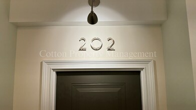 619 N 4th St-Unit -Unit 202 in Wilmington, NC - Building Photo - Building Photo