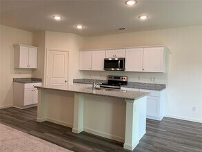 768 Devonshire Dr in Lavon, TX - Building Photo - Building Photo