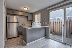 Saint Marys Crossing in Beaverton, OR - Building Photo