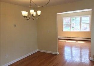 70 Lorraine St in Bridgeport, CT - Building Photo - Building Photo
